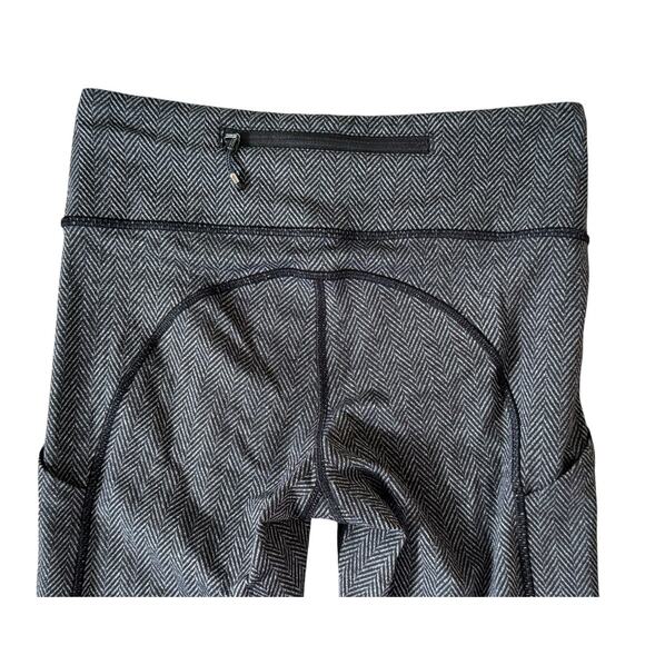 LULULEMON Herringbone Speed Cropped Leggings Ruched Ankles Mesh Panels Size 4 - Picture 8 of 10